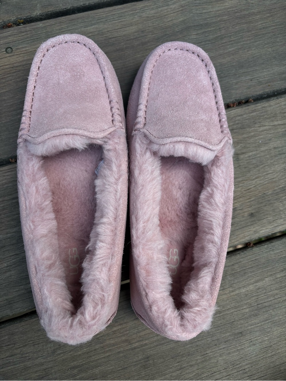 New UGG Women Blush Pink Suede Moccasin Slippers - Picture 3 of 10